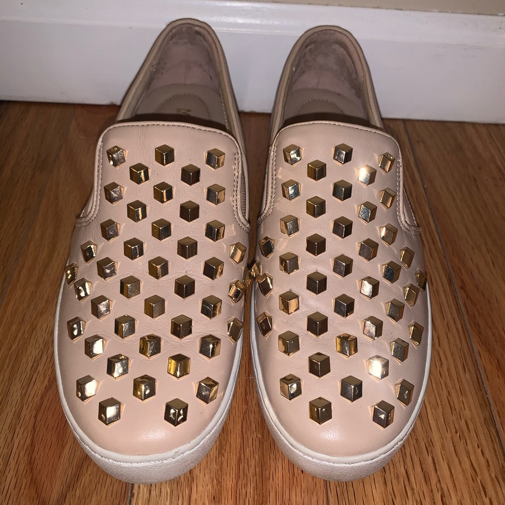 Slip on sneakers